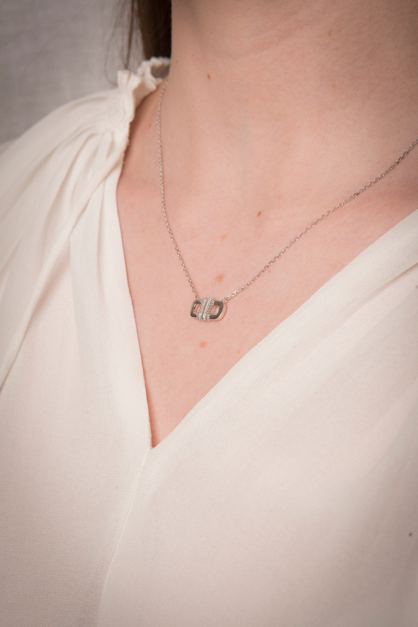 Collier Ines