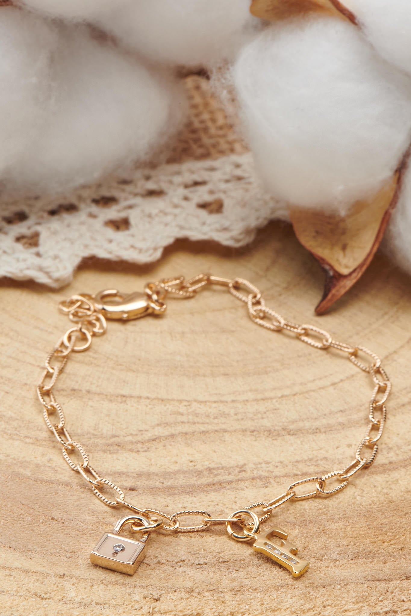 Bracelet en plaqué or charms cadenas