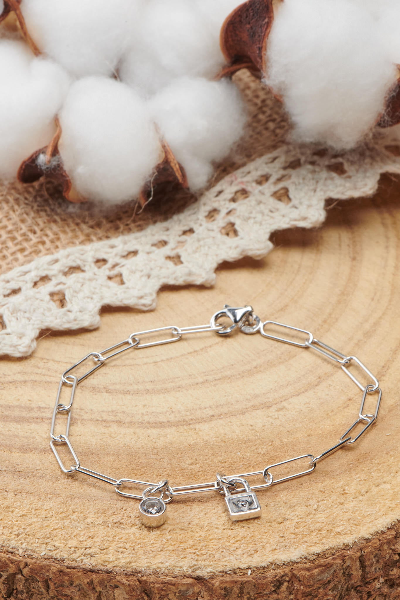 bracelet en argent avec charms cadenas