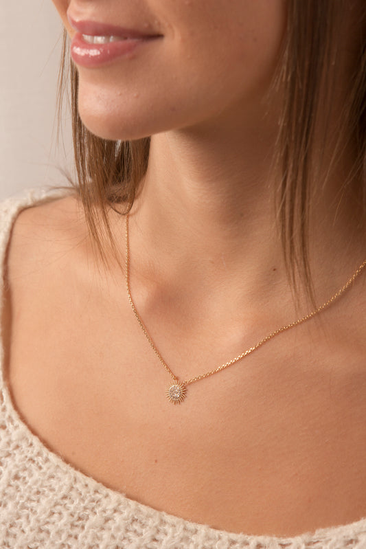 collier plaqué or motif soleil