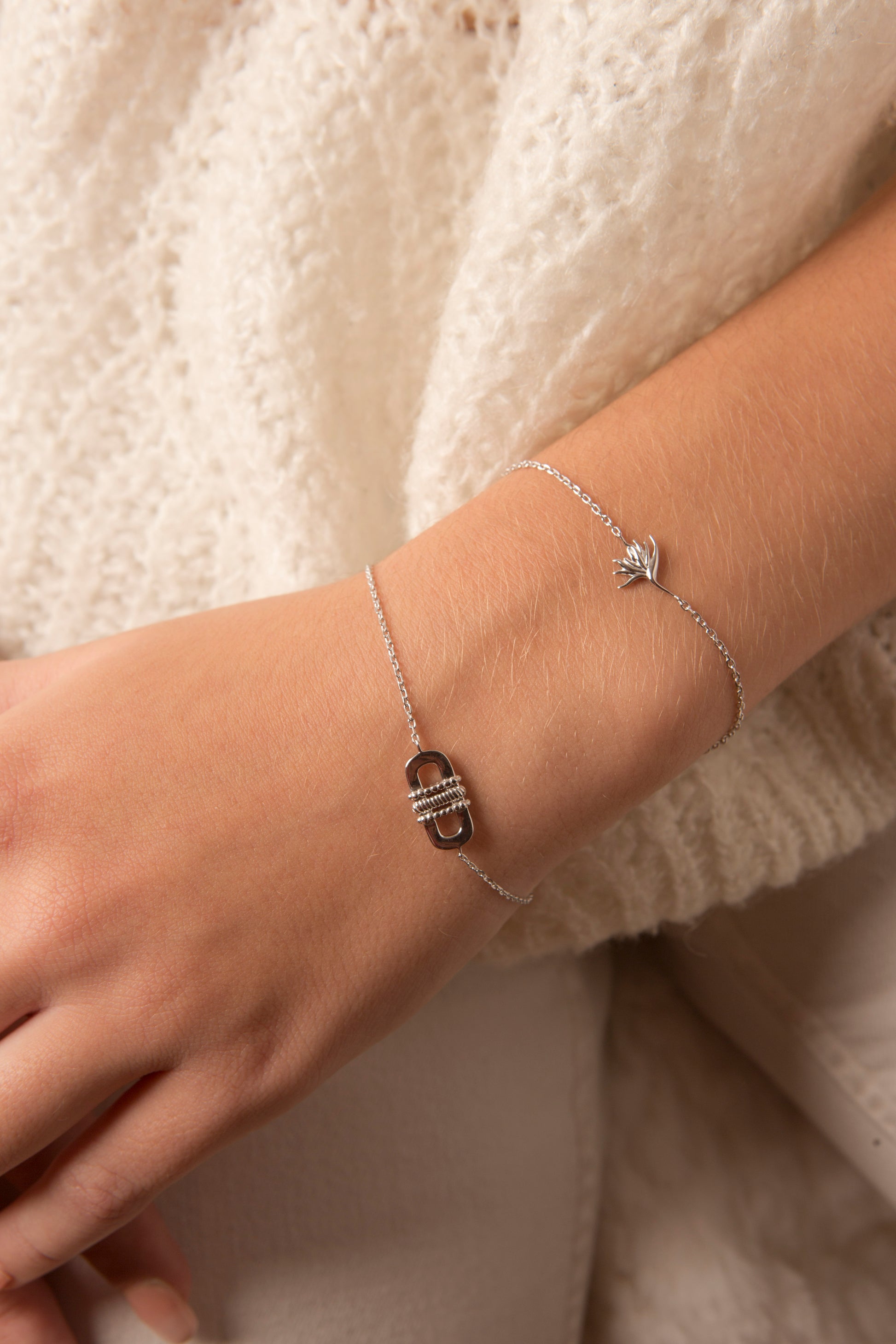 bracelet en argent motif bouquet