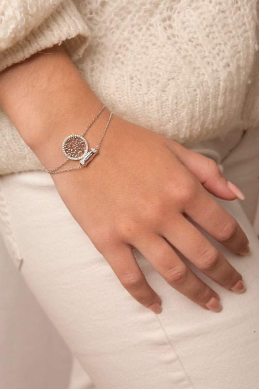 bracelet en argent avec cylindre gravé