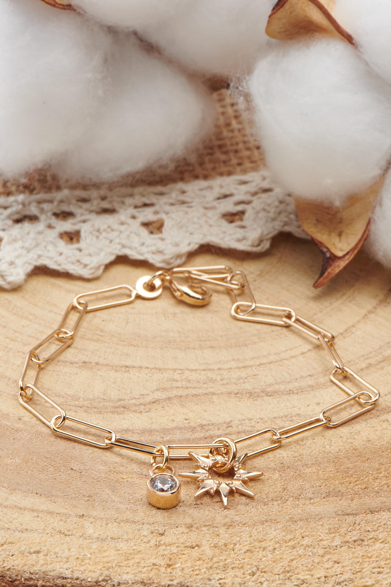 bracelet en plaqué or avec charms cadenas 