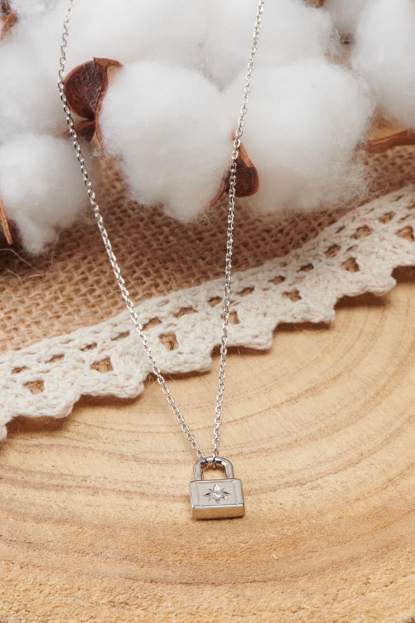 collier argent pendentif cadenas