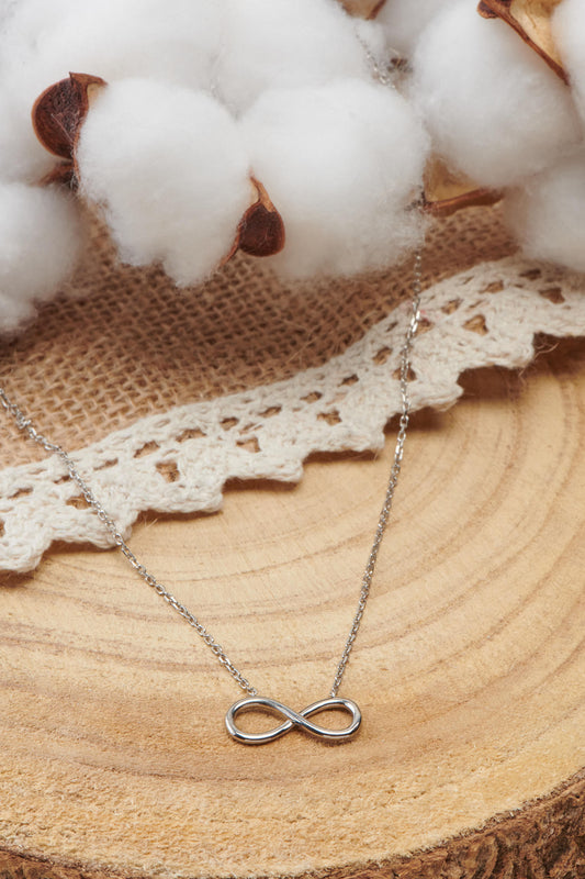 collier en argent motif en argent 