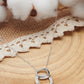 collier en argent avec anneaux carrés